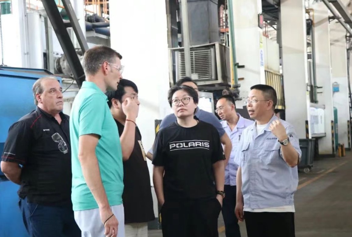 美國雪地摩托車創(chuàng)始者北極星到訪志成！